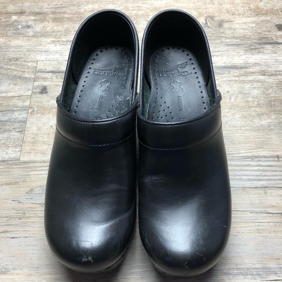 narrow nursing shoes